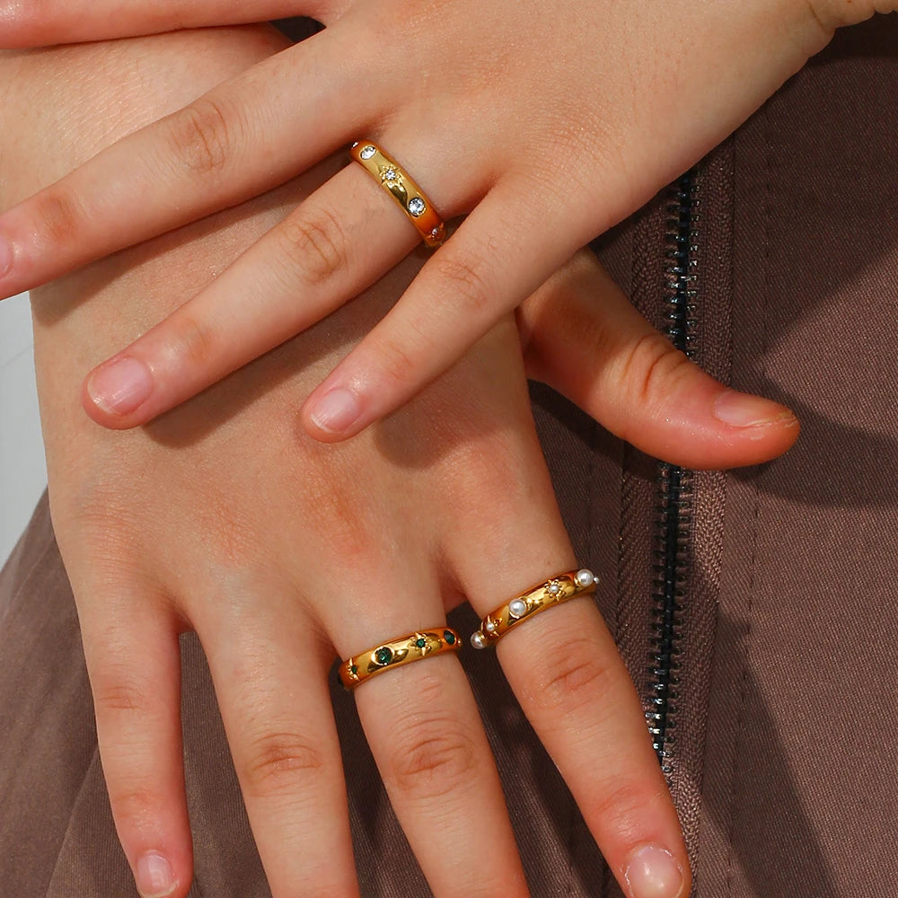 Anelli di perle di zirconi verdi placcati in oro 18 carati per le donne Gioielli in acciaio inossidabile con anello in oro delicato ipoallergenico impermeabile
