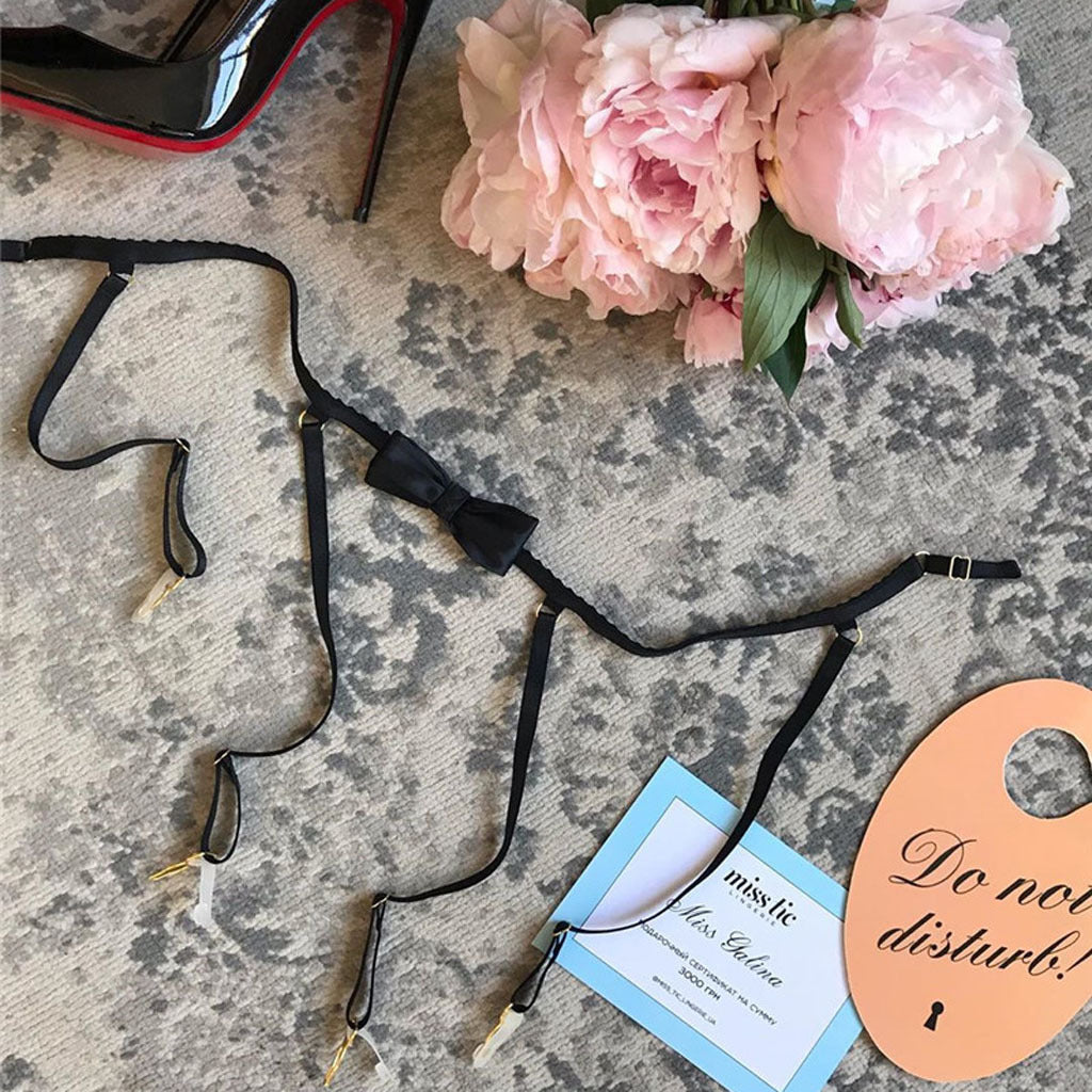 European And American Erotic Lingerie Sexy Lace Garter Three-Piece Suit