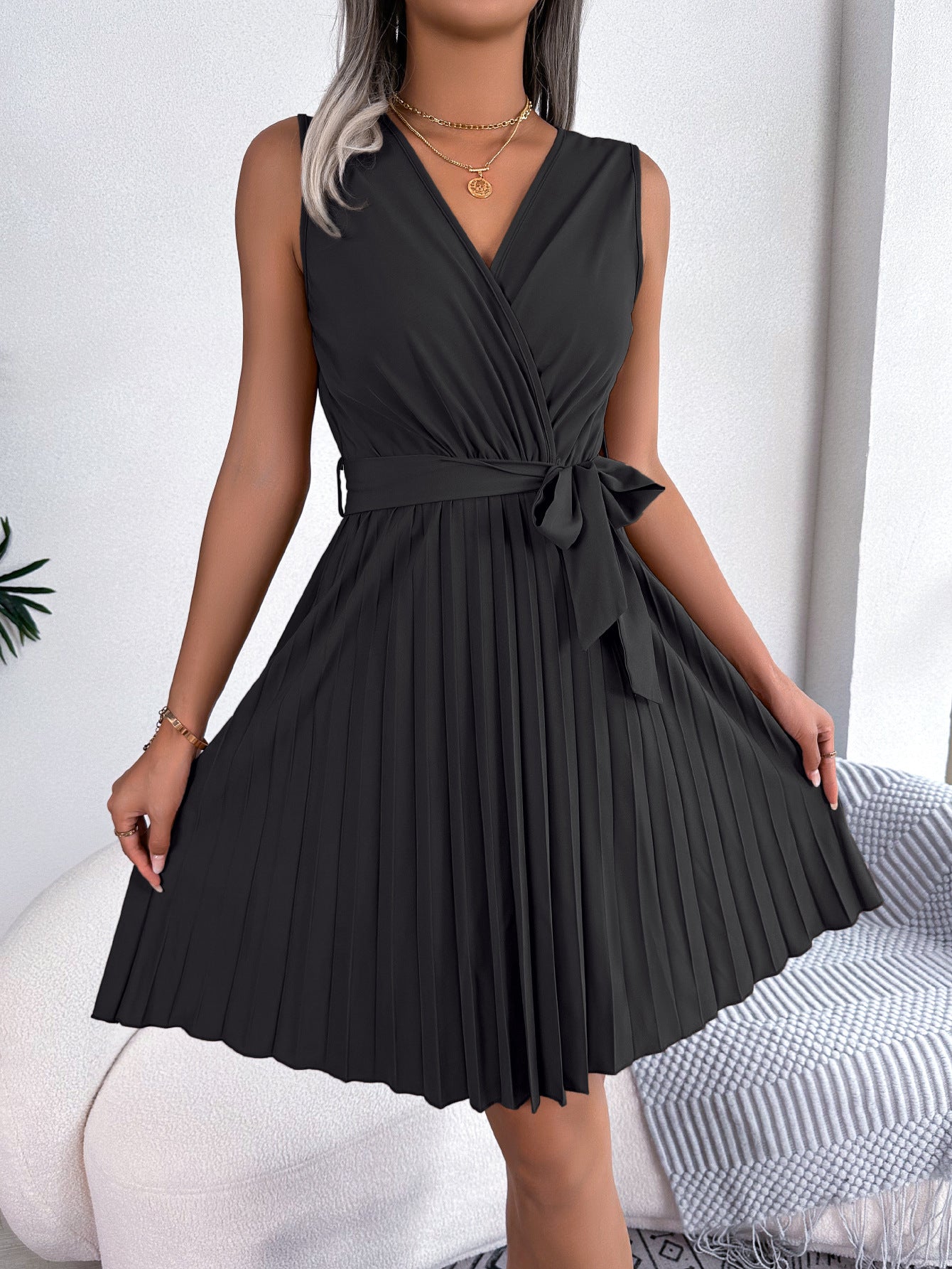 Women's Elegant Cross V Neck Sleeveless Tie Waist Pleated Dress
