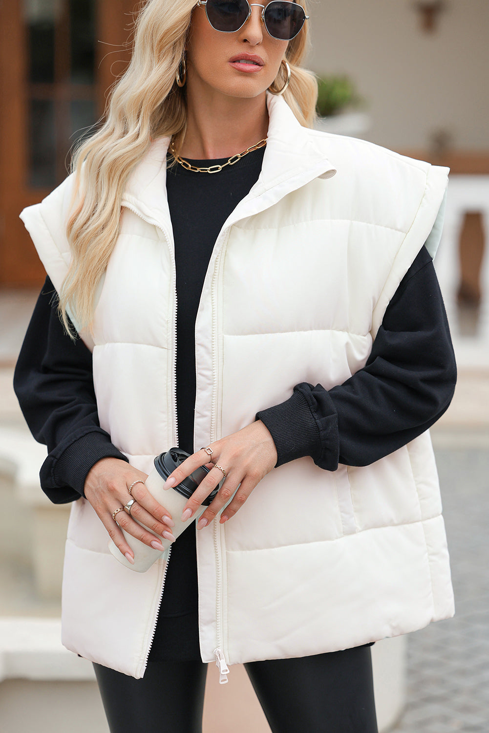 Gilet imbottito oversize con collo in tinta unita nero con cerniera