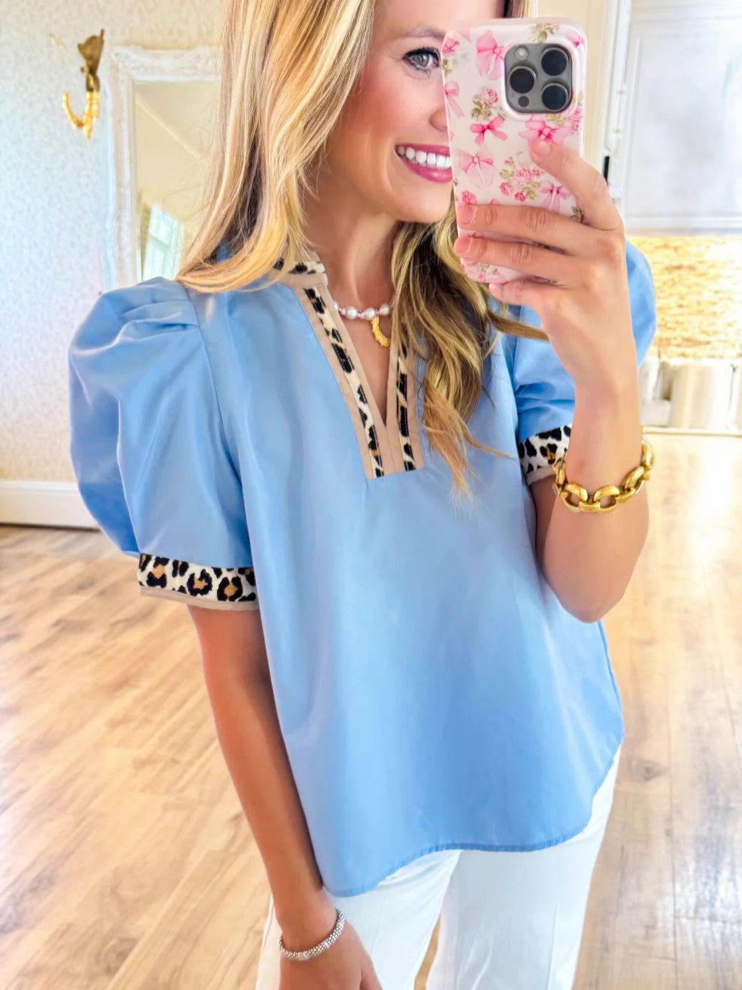 Leopard-print Contrast-color V-neck Puffed-sleeve Top