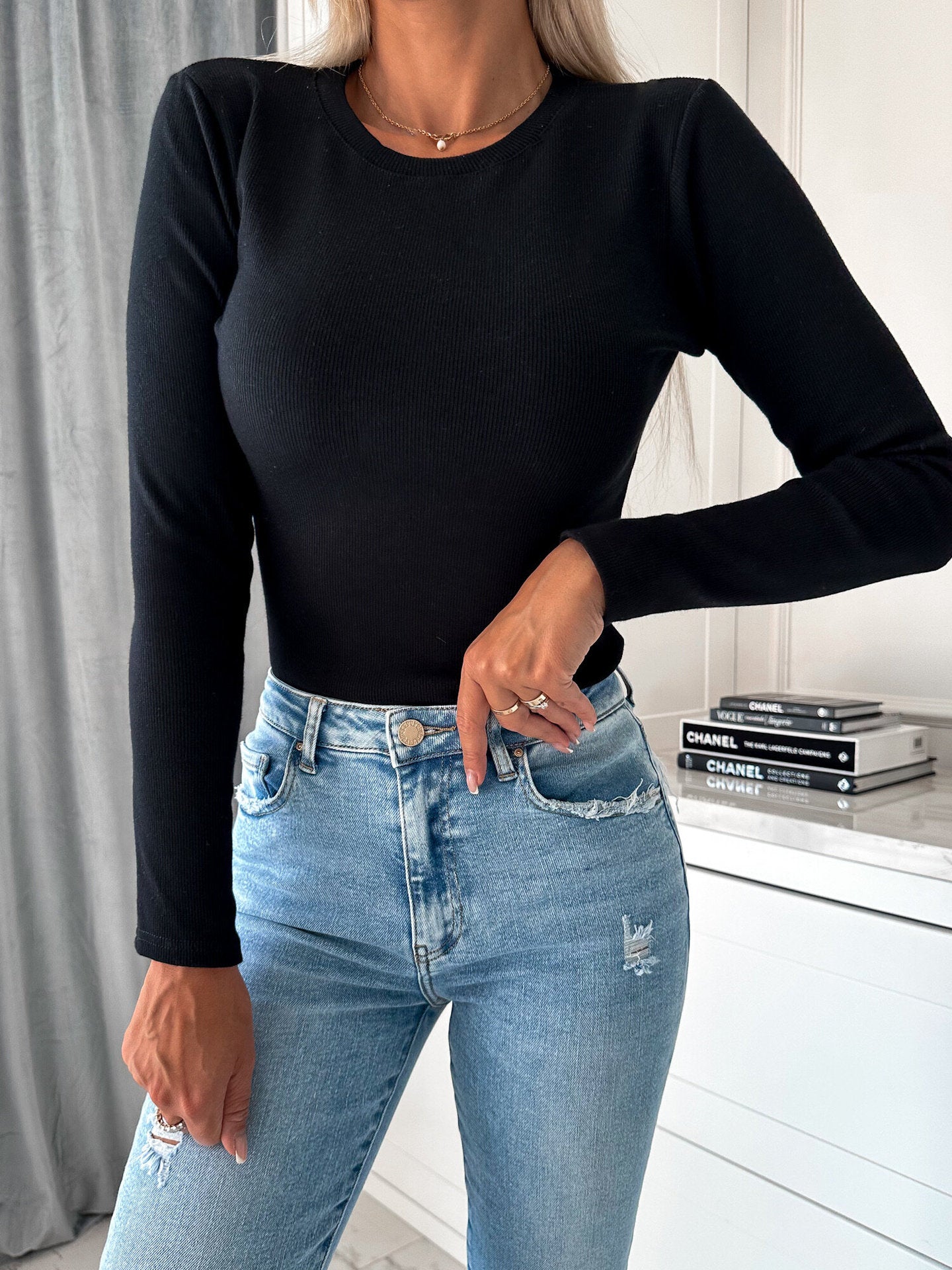 Simple Solid Color Round Neck New Long Sleeve Knit Top Women