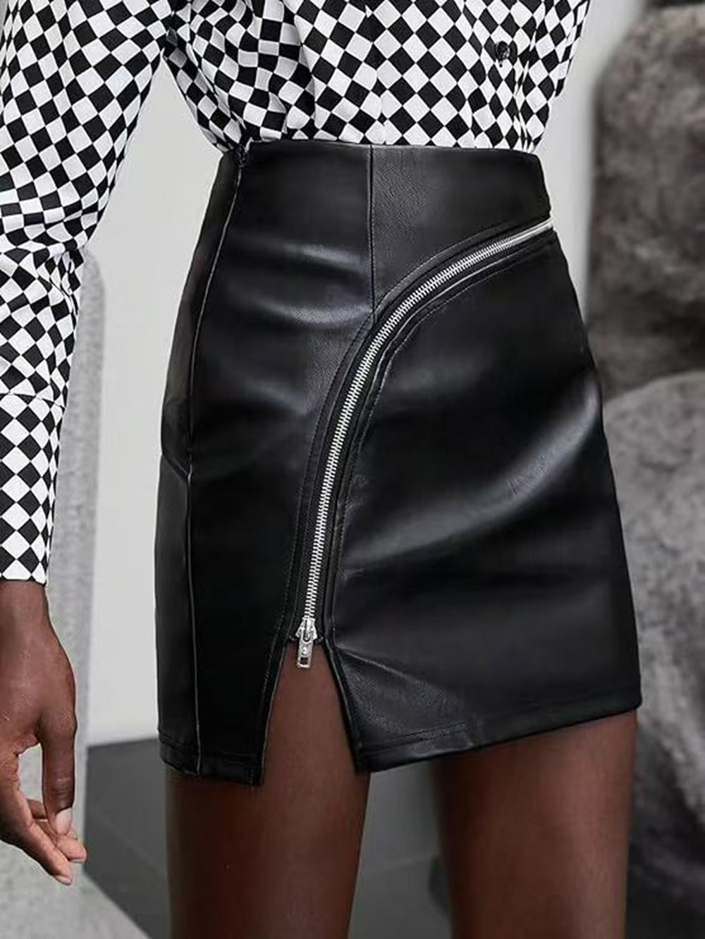 Hip-hugging Patchwork Skirt With A Zipper And Slit