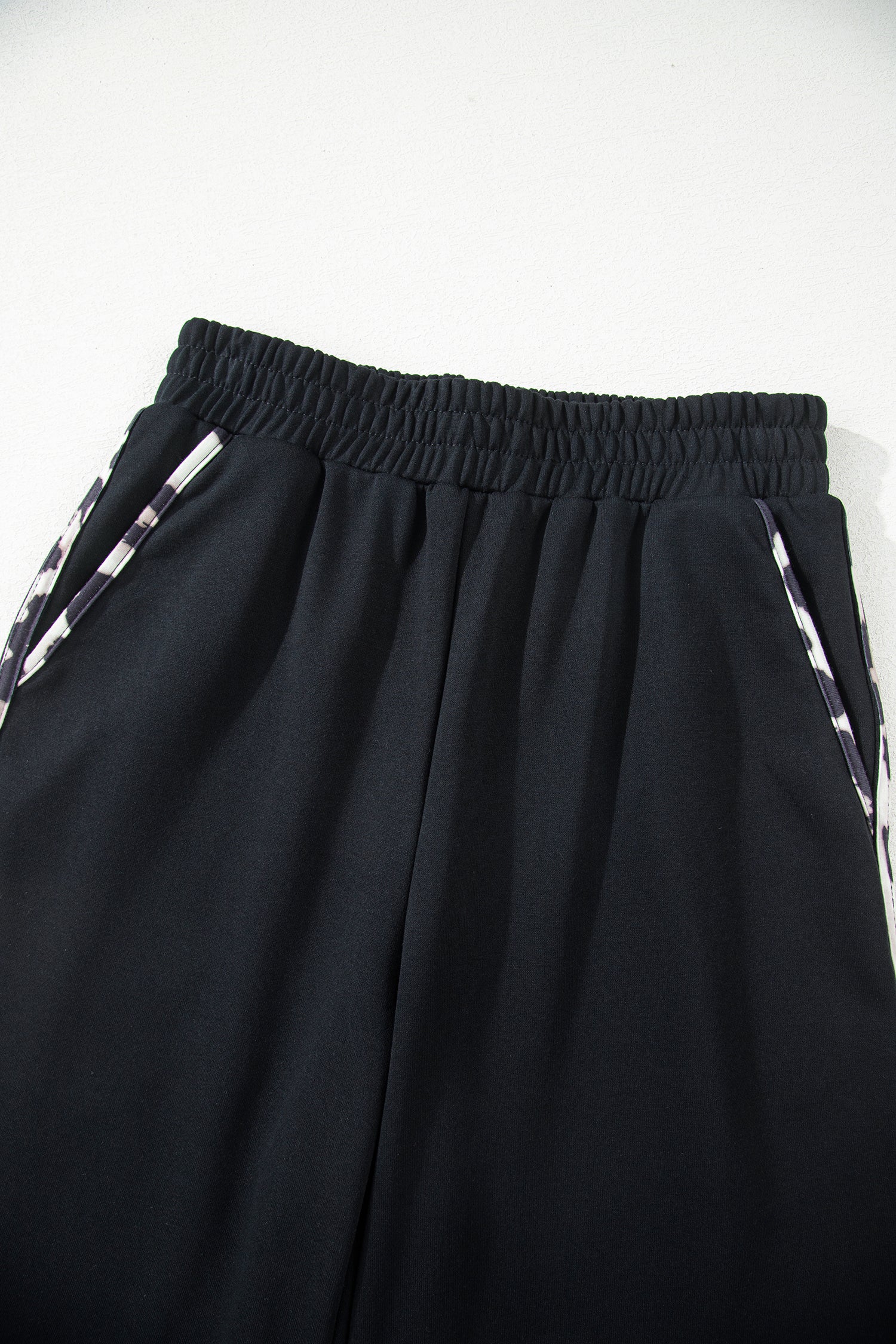Black Contrast Leopard Trim Casual Sweatshirt Pant Set