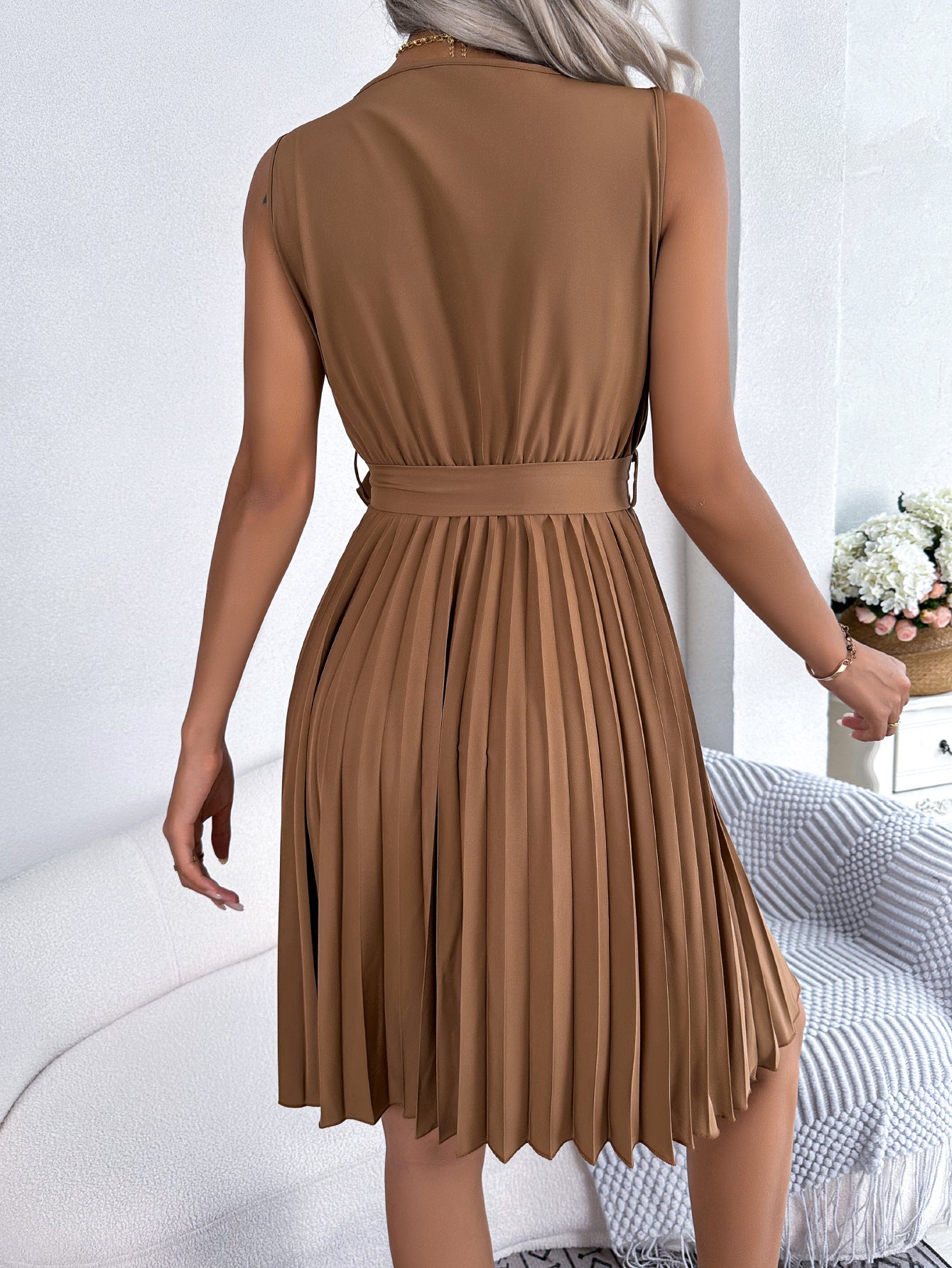Women's Elegant Cross V Neck Sleeveless Tie Waist Pleated Dress