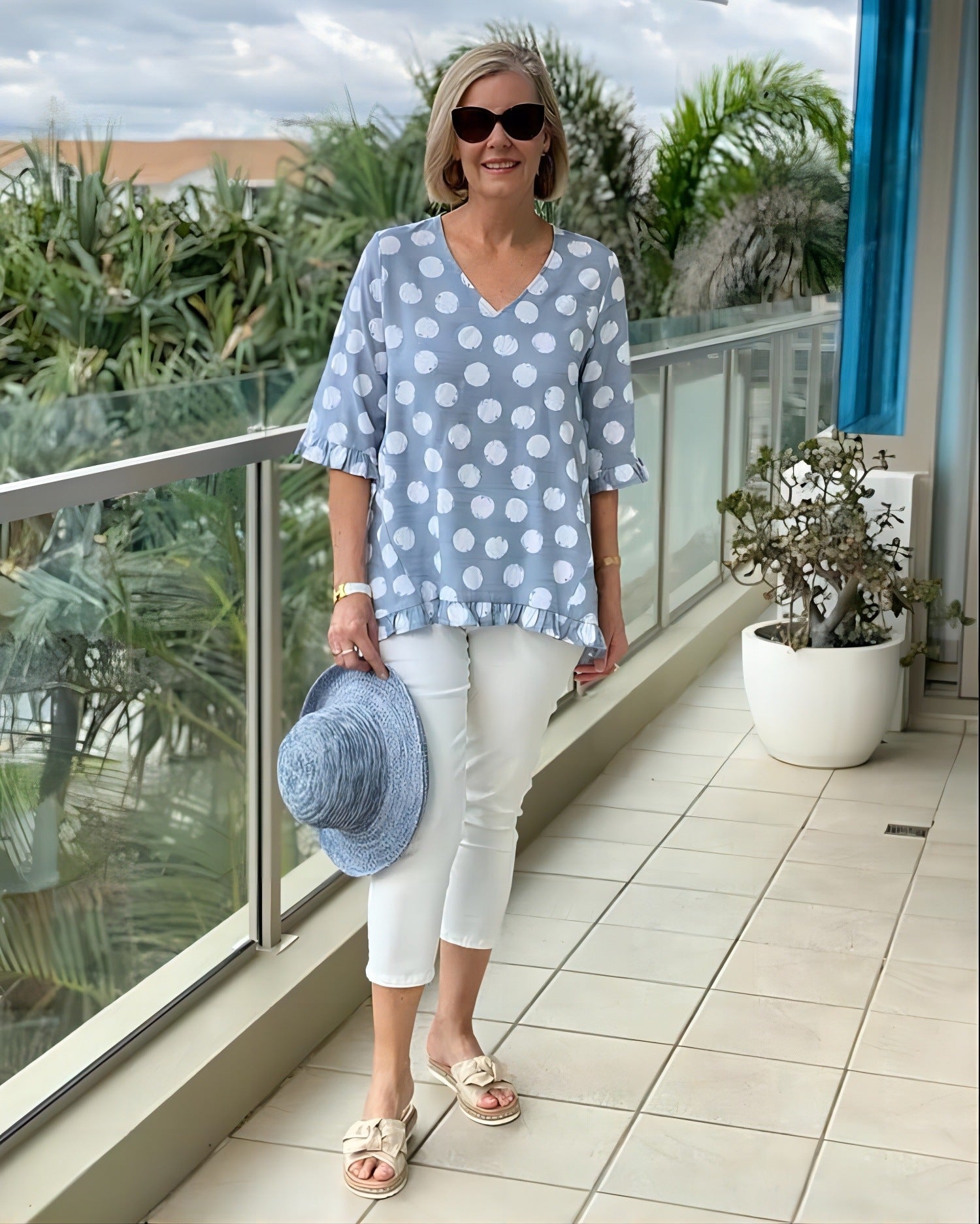 Short Sleeve V-collar Polka Dot Printed Cotton And Linen T