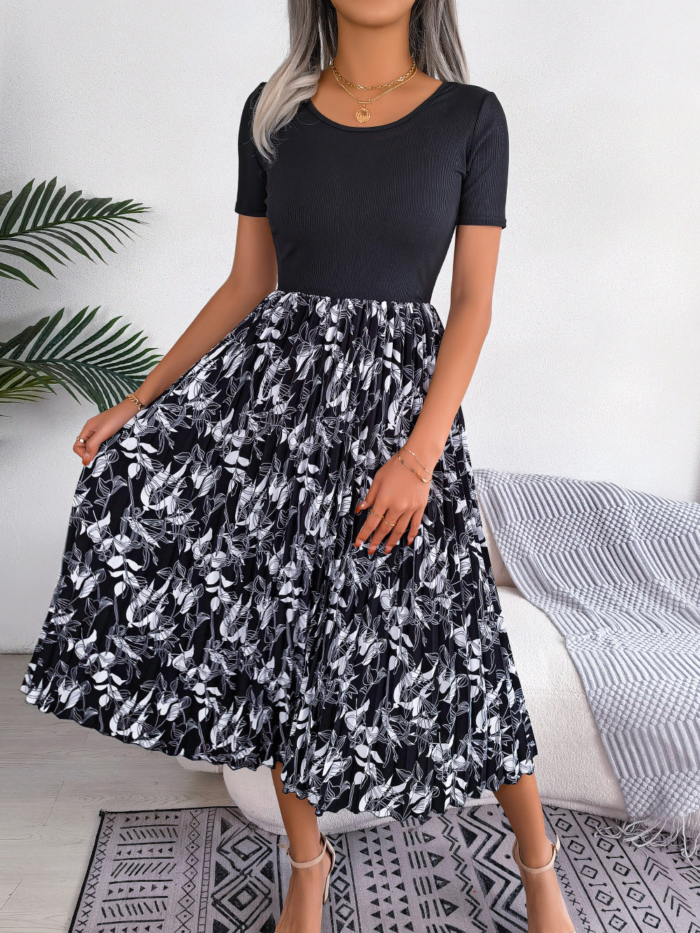 Womens Casual Leaf-Print High-Waisted Pleated Midi Dress