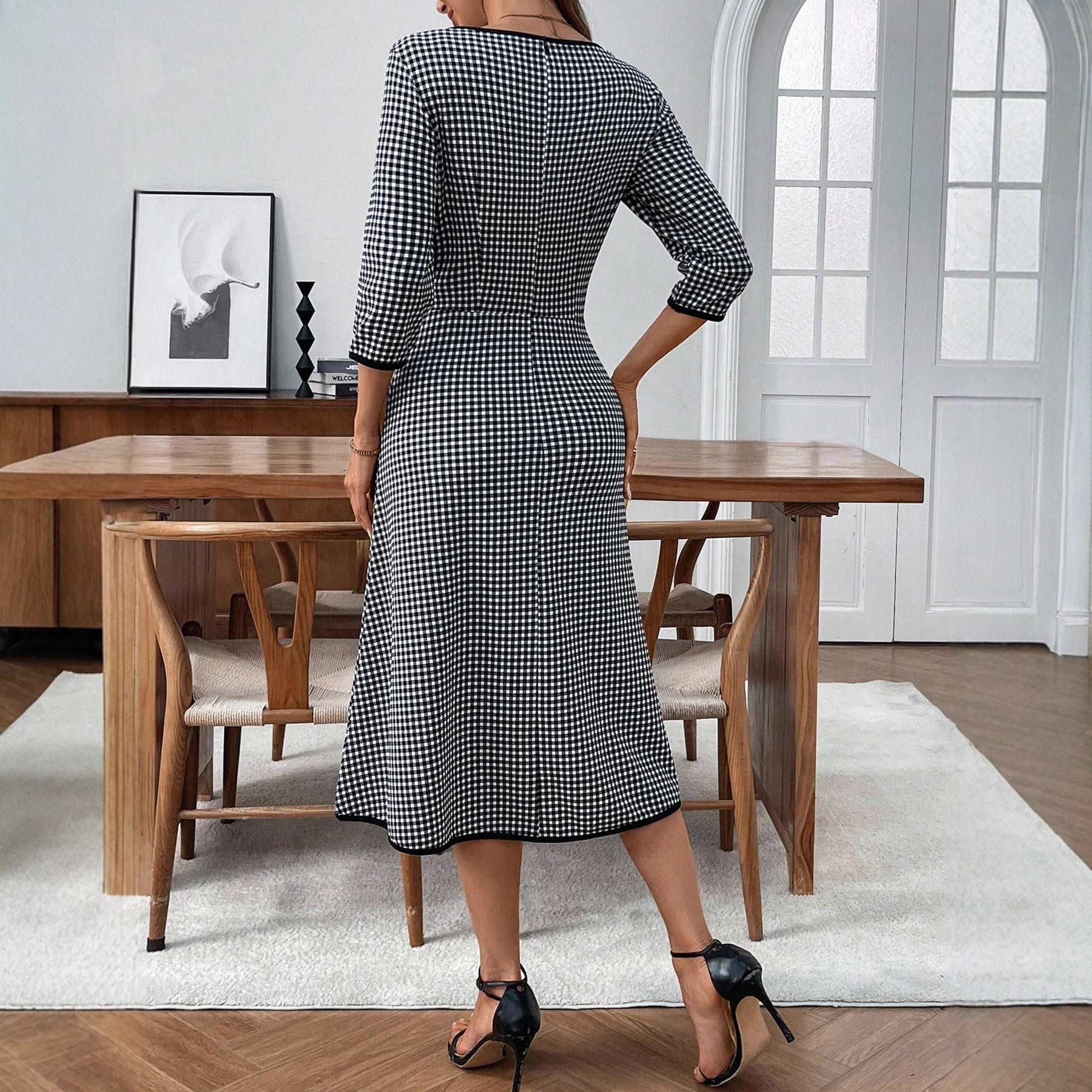 Retro Casual Dress With A Small Check Pattern