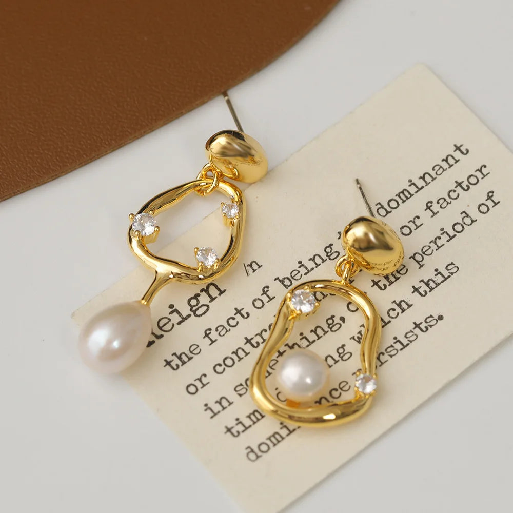 Palace style minimalist asymmetrical pearl earrings with personalized retro freshwater pearl zircon earrings
