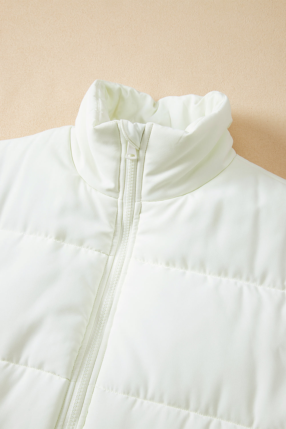 Gilet imbottito oversize con collo in tinta unita nero con cerniera