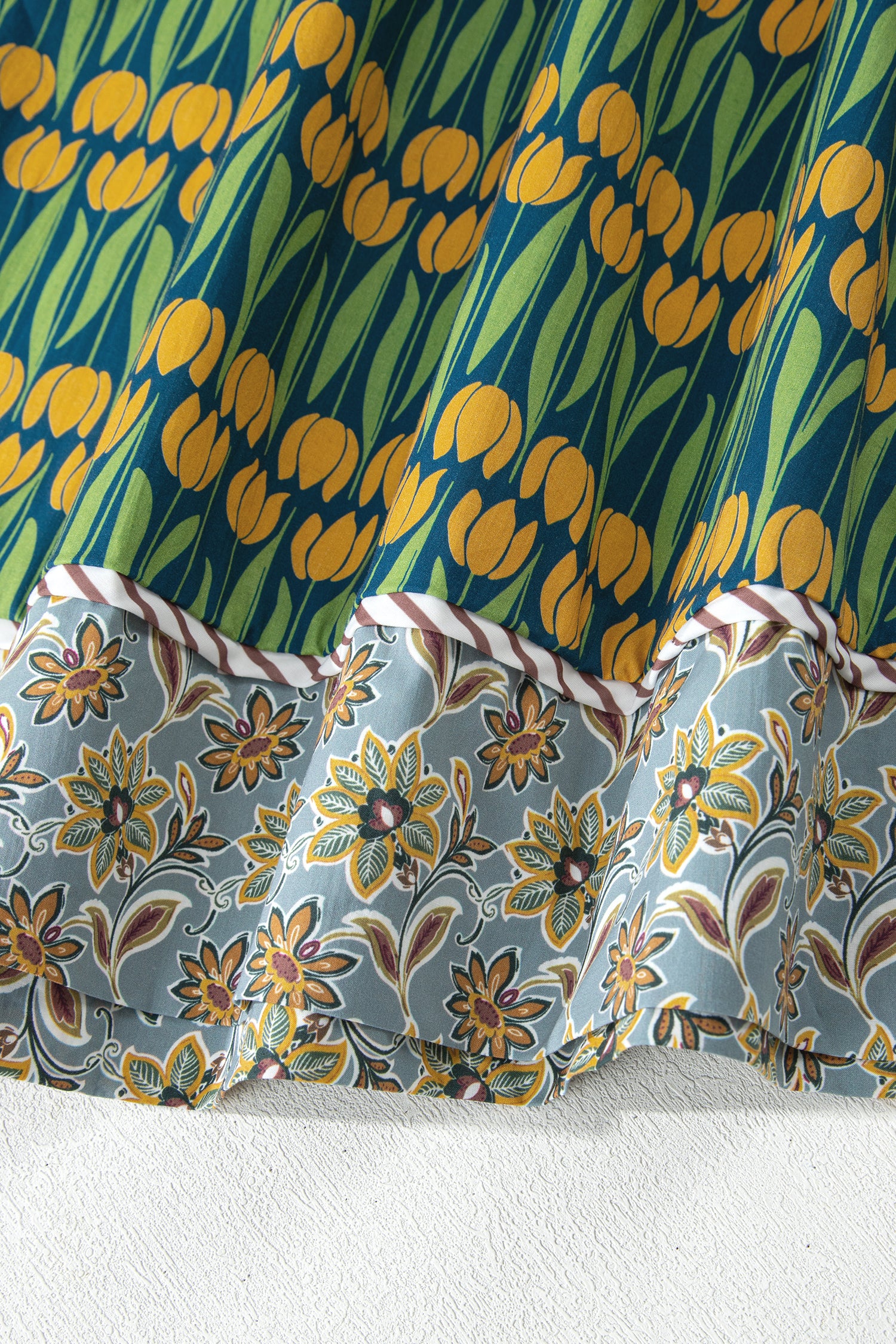 Green Plus Size Mixed Floral Print Striped Trim Loose Mini Dress