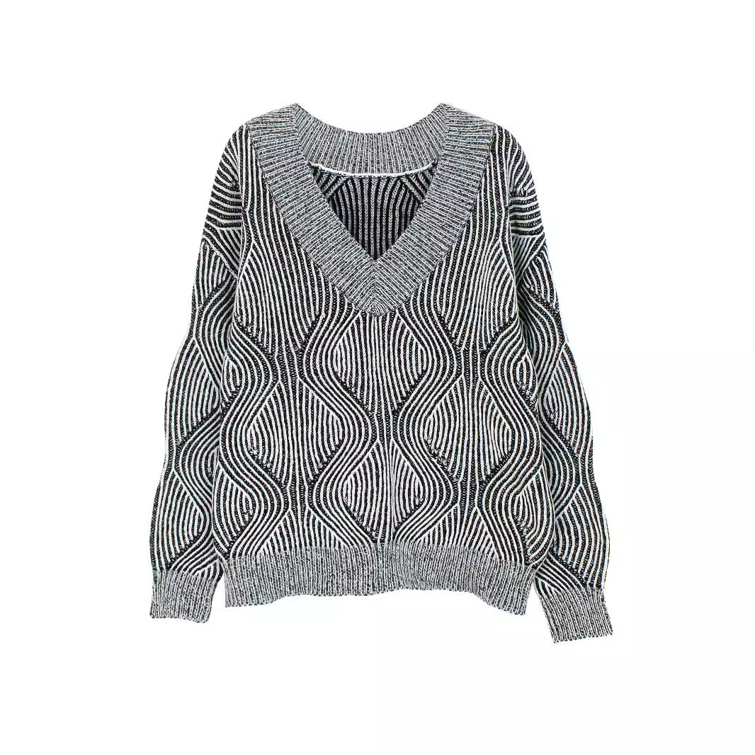 Large V-neck Pullover Fashionable Knitted Sweater