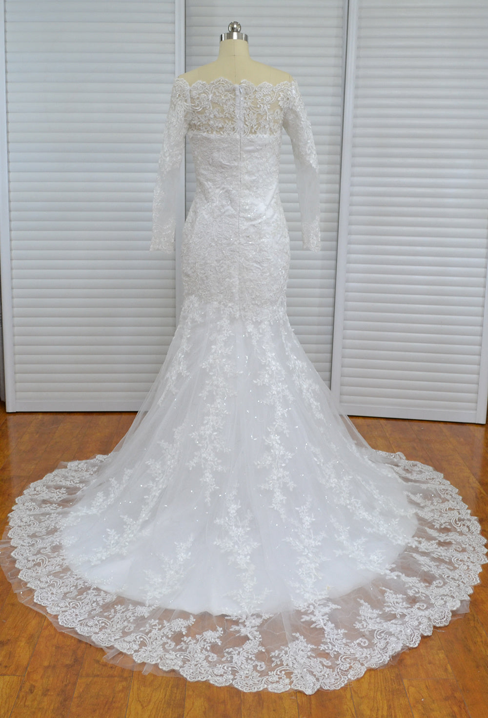 New Bridal One Shoulder Trailing Wedding Dress