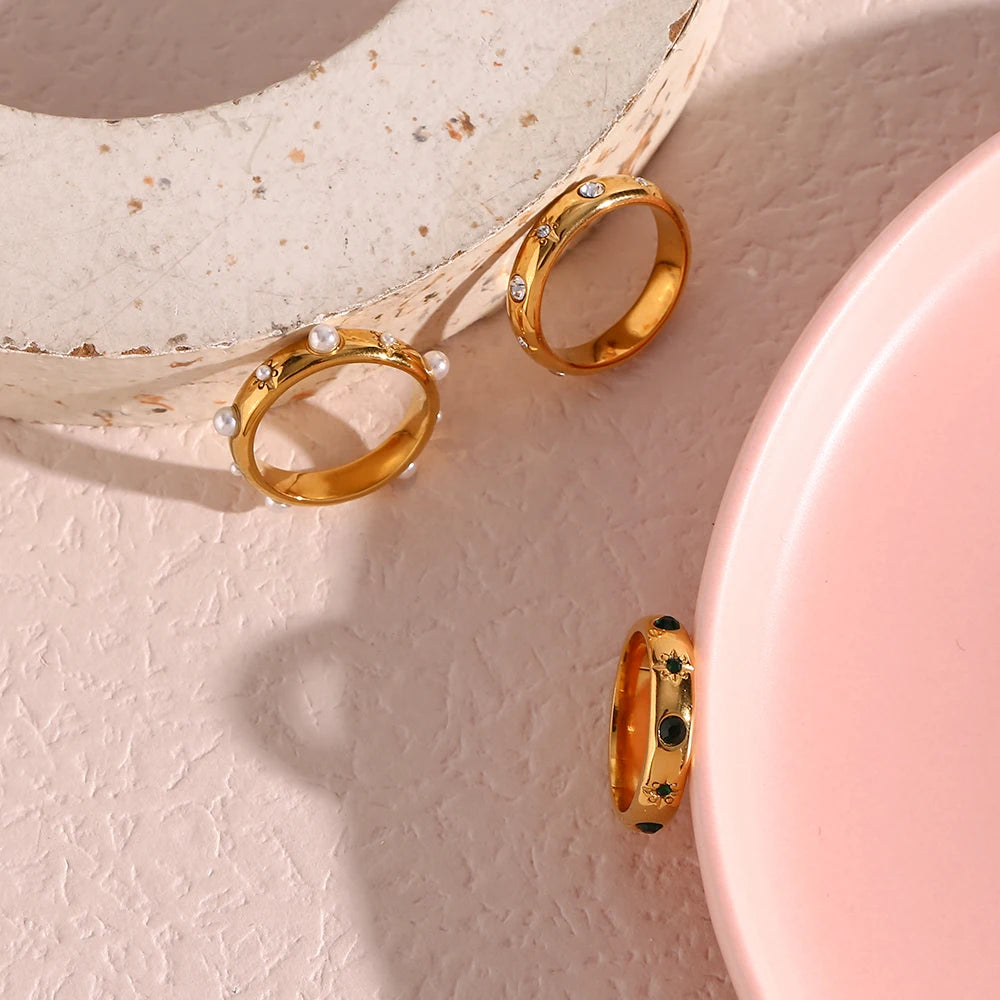 Anelli di perle di zirconi verdi placcati in oro 18 carati per le donne Gioielli in acciaio inossidabile con anello in oro delicato ipoallergenico impermeabile
