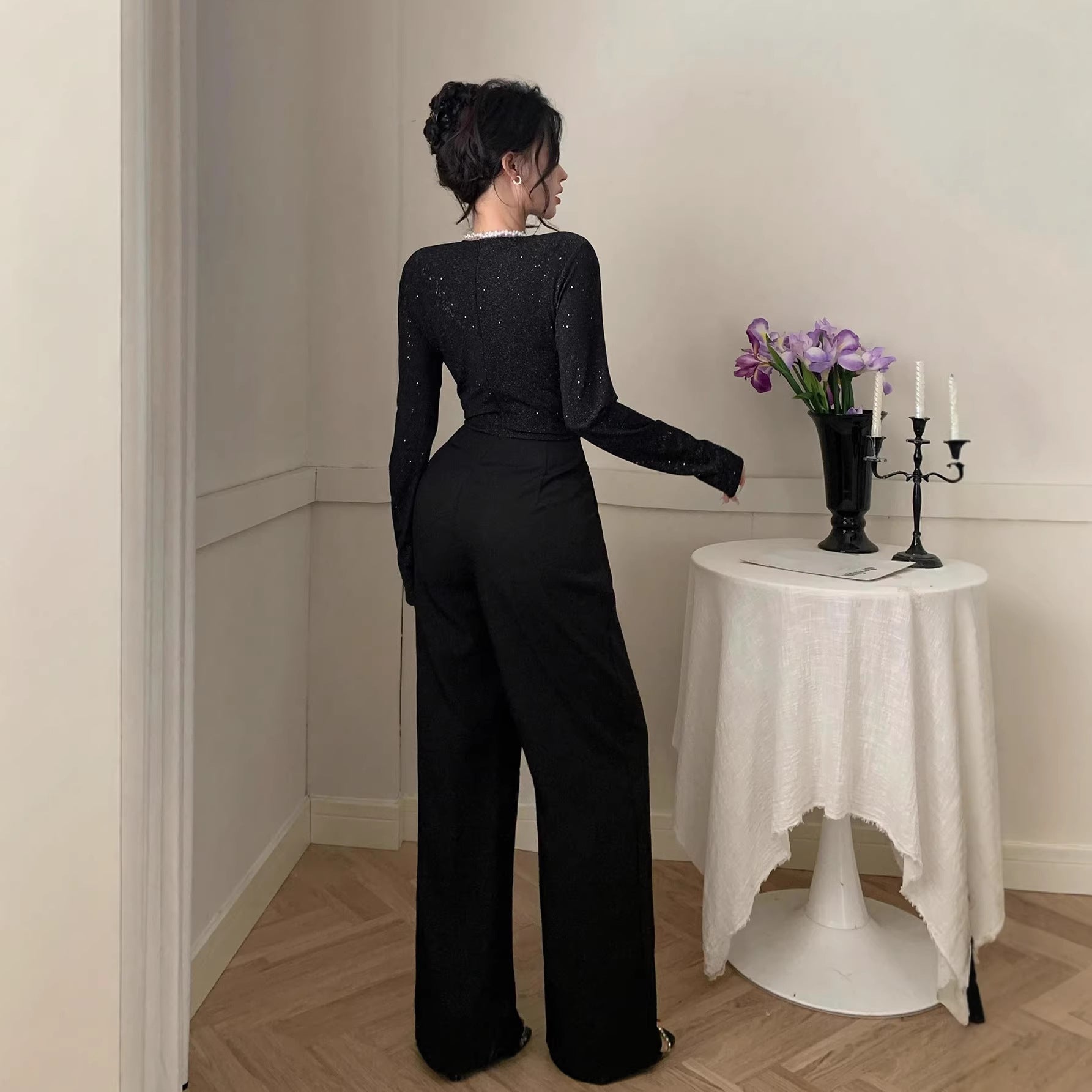 Womens Elegant, Sophisticated Solid-Color Long-Sleeve V-Neck Jumpsuit