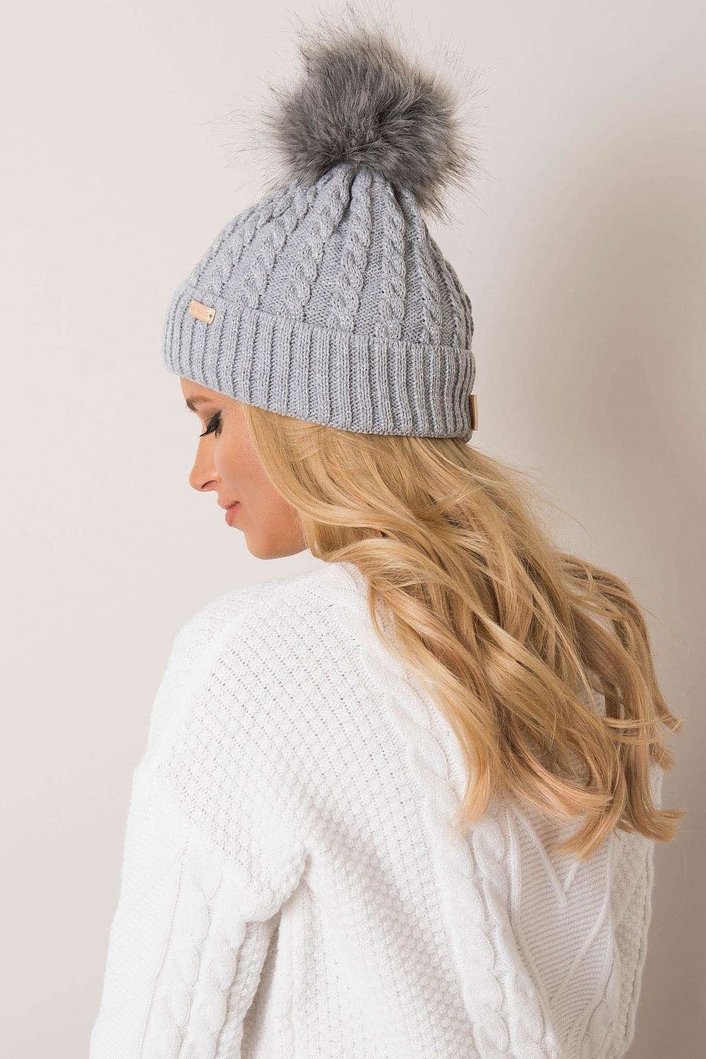 Cap model 187442 Rue Paris