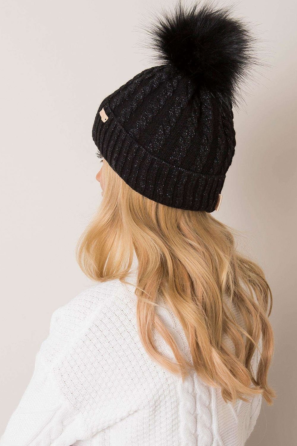 Cap model 187442 Rue Paris
