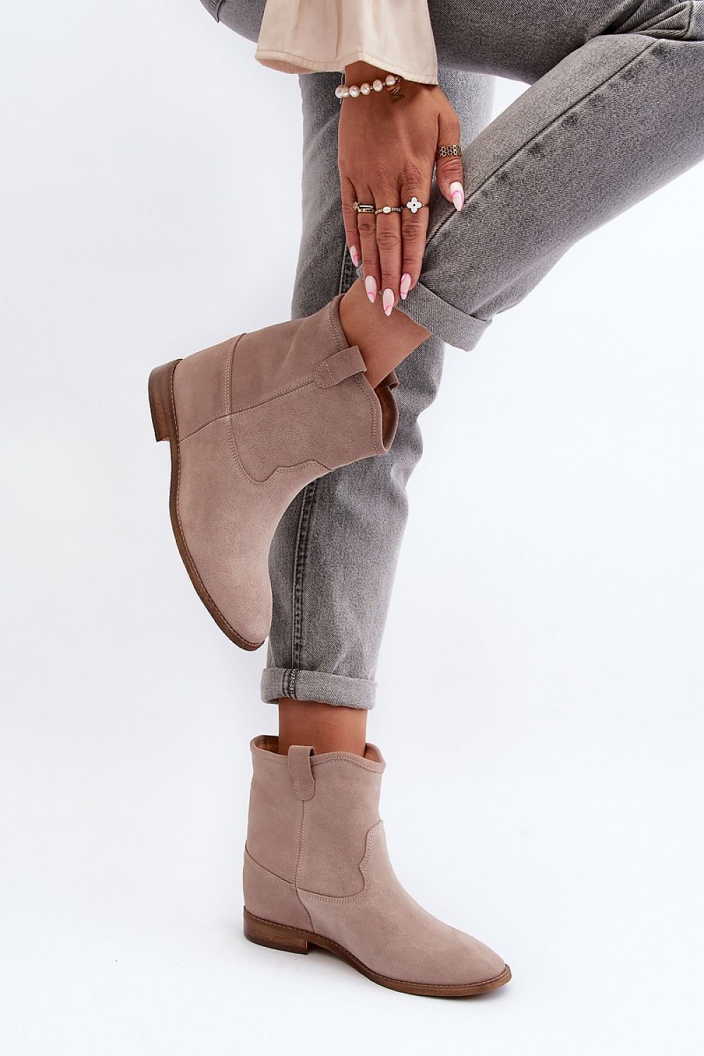 Boots model 191854 Step in style