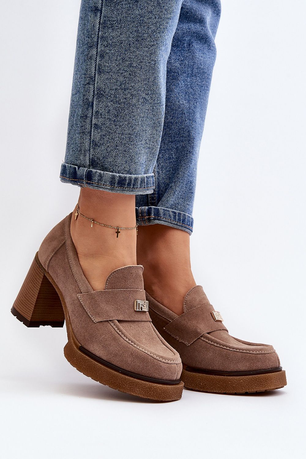 Heeled low shoes model 192295 Step in style