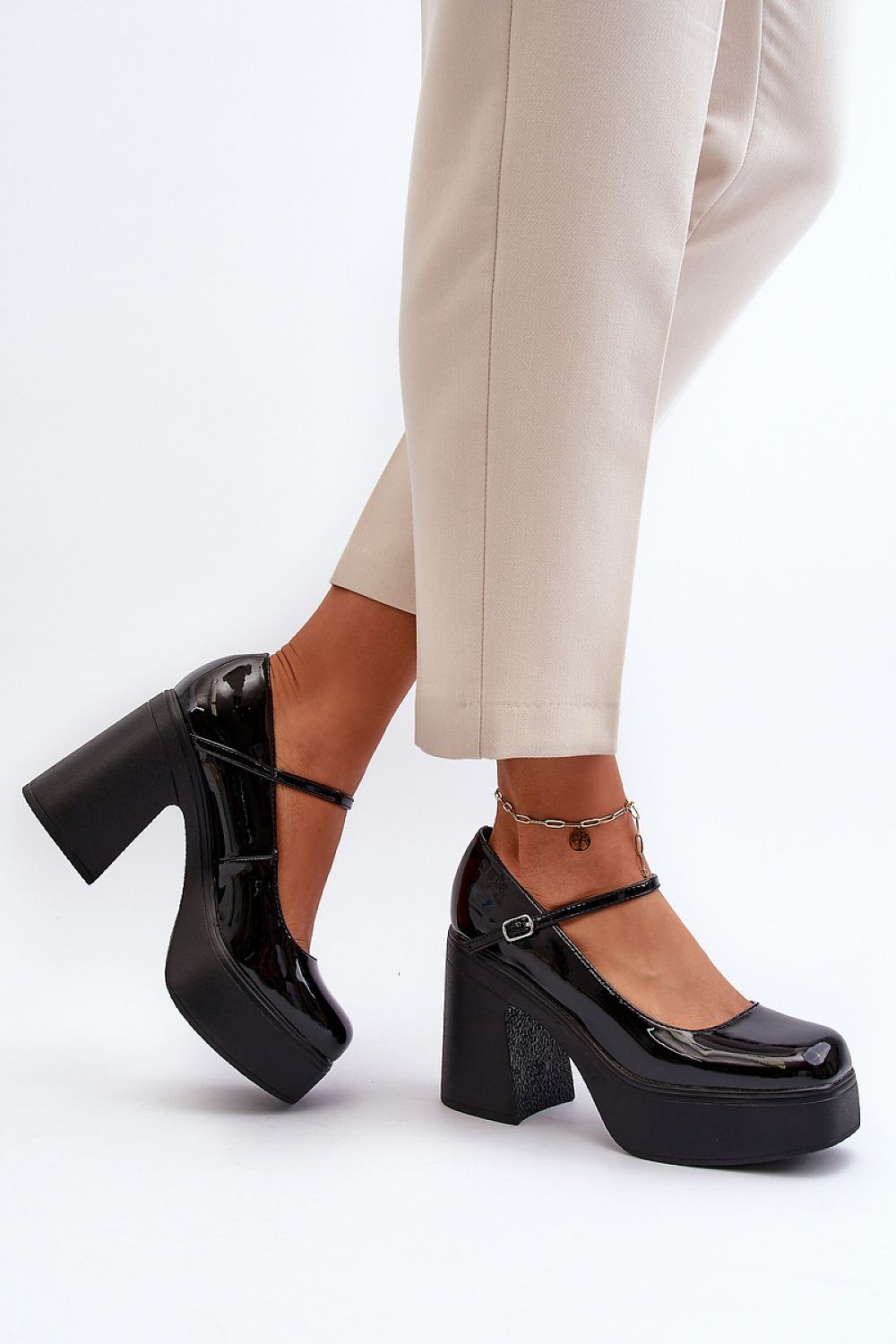 Half shoes model 195410 Step in style