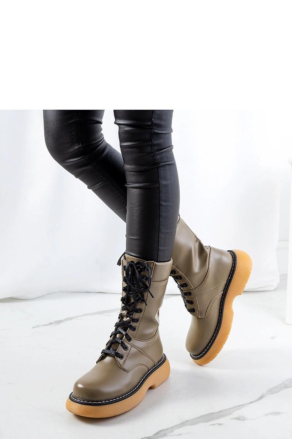 Boots model 205159 Solea