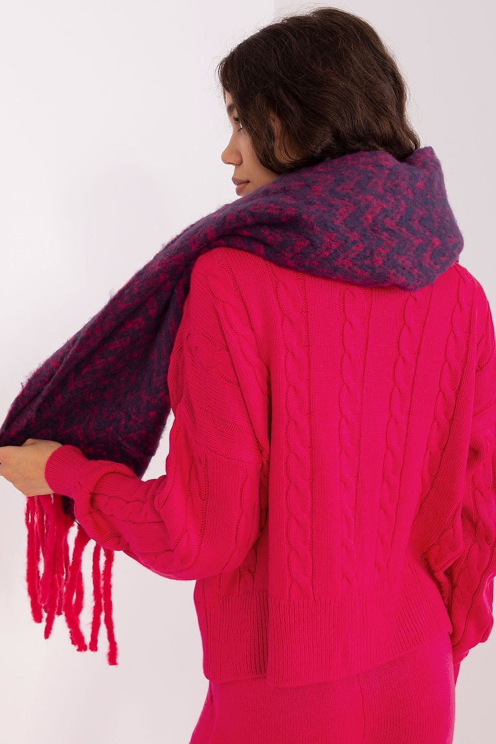 Shawl model 205971 AT