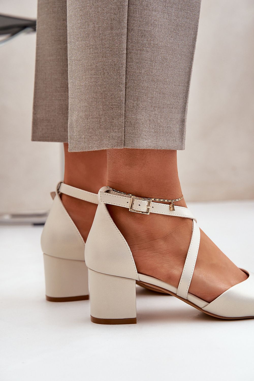 Block heel pumps model 206811 Step in style