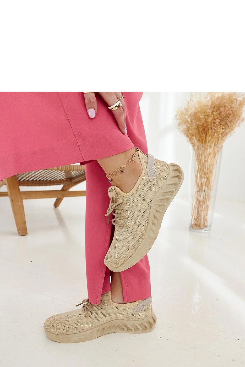 Sneakers model 207528 Solea
