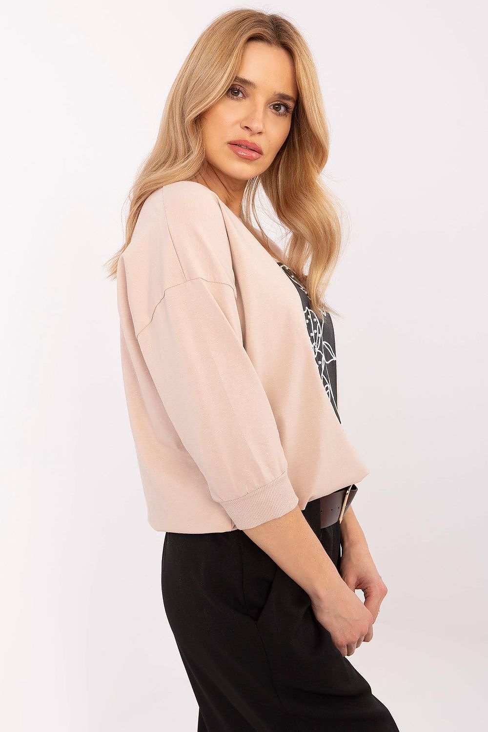 Blouse model 208230 Relevance