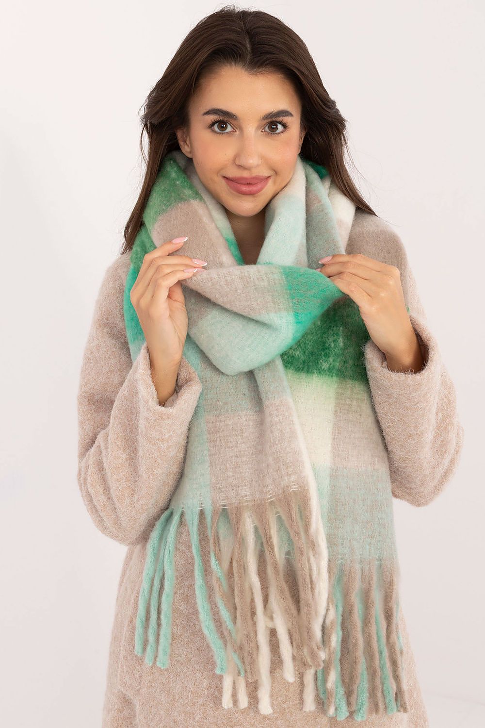 Shawl model 208265 AT