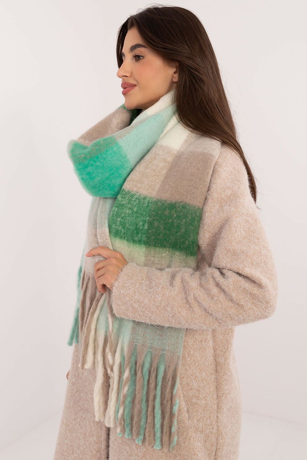 Shawl model 208265 AT