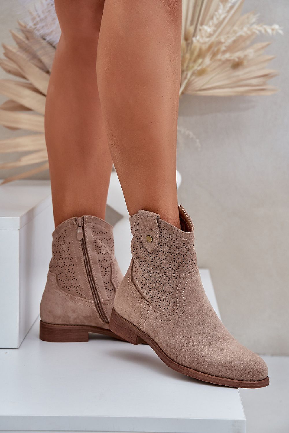 Boots model 208471 Step in style