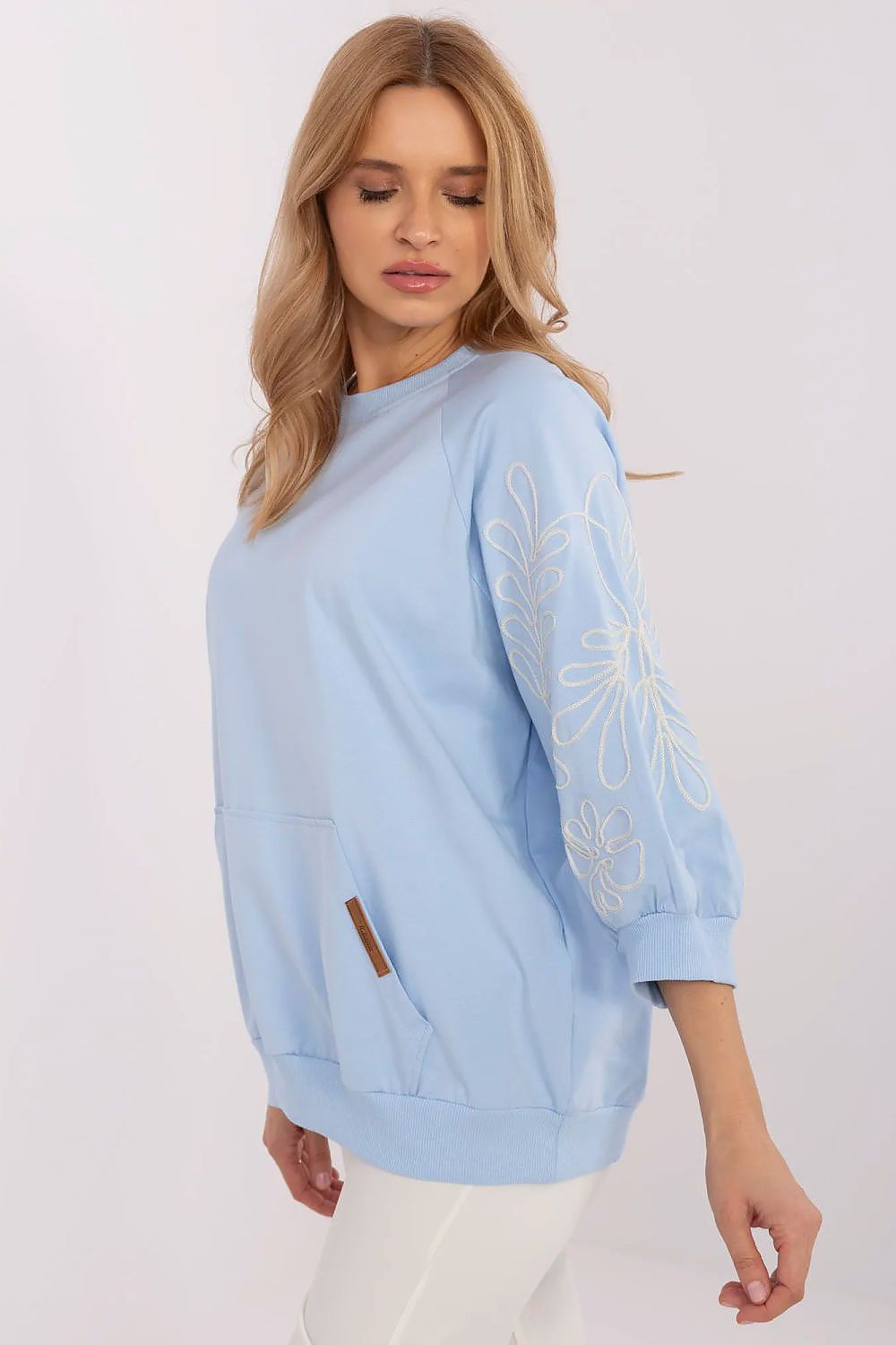 Sweatshirt model 209842 Relevance