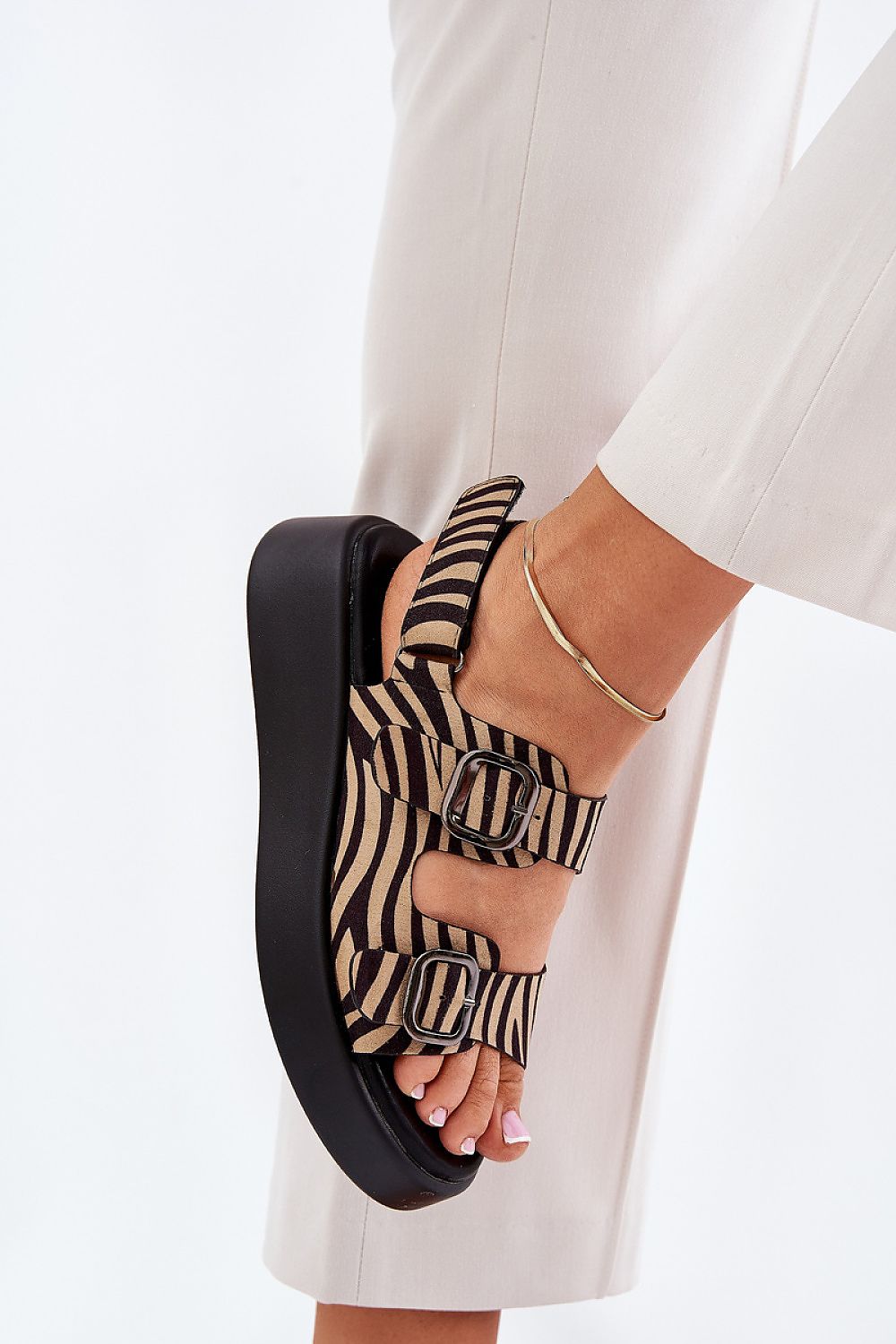 Buskin model 209885 Step in style