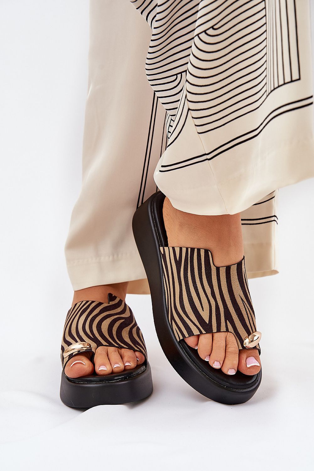 Flip-flops model 209951 Step in style