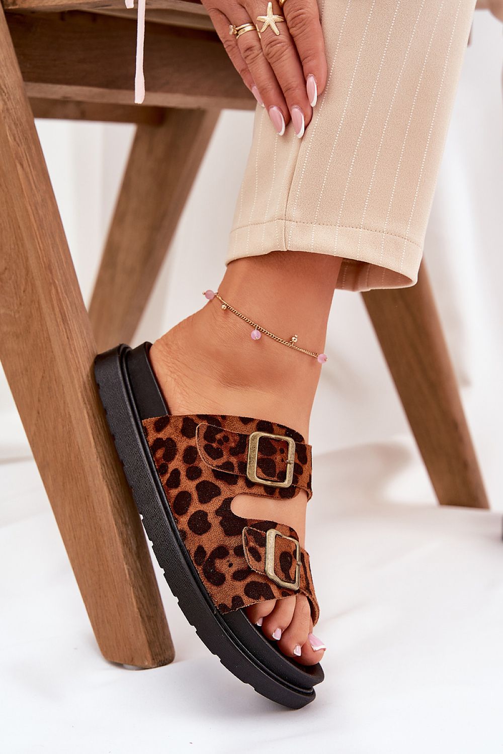 Flip-flops model 209957 Step in style