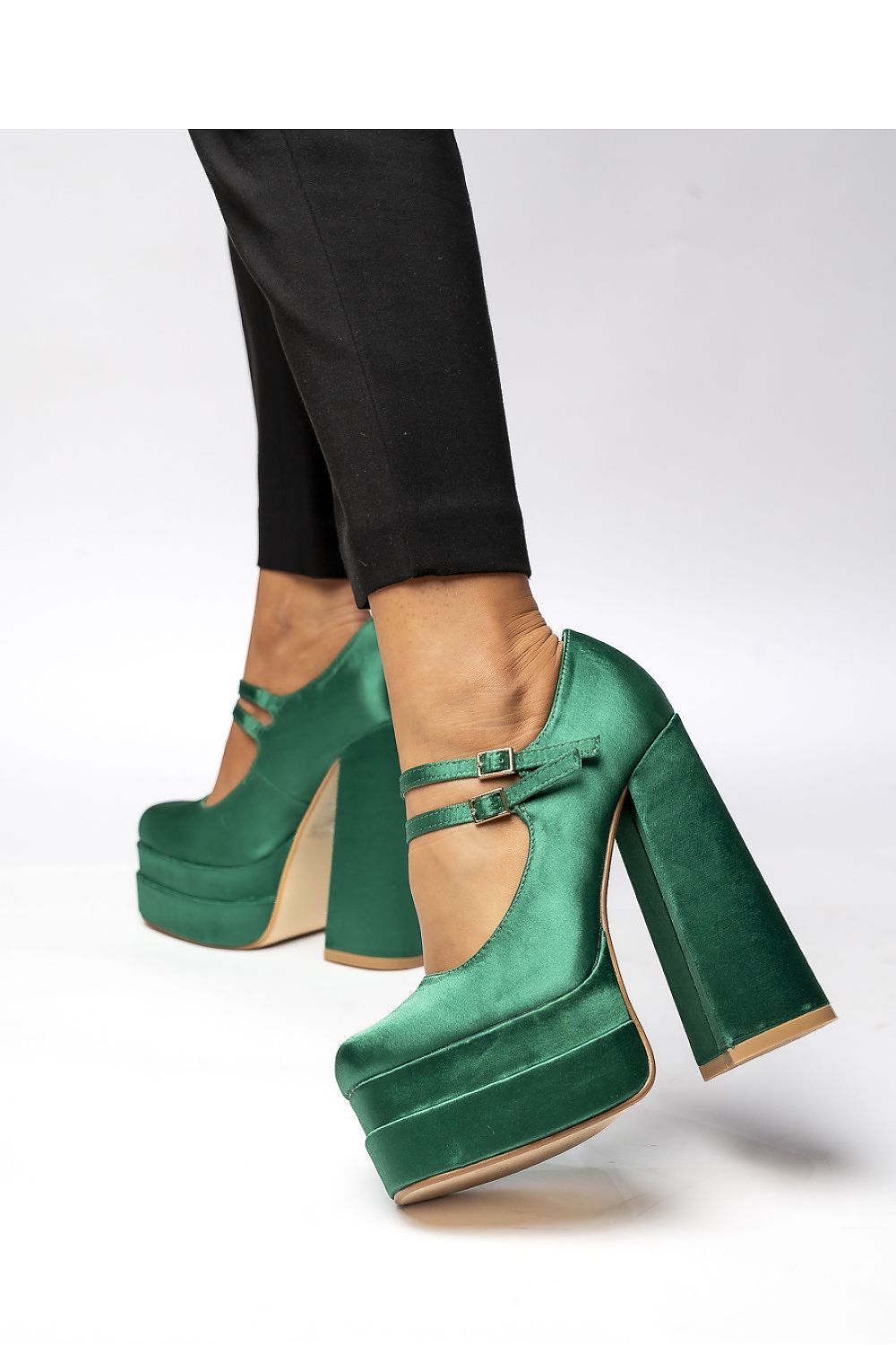 Platform pumps model 210179 Inello
