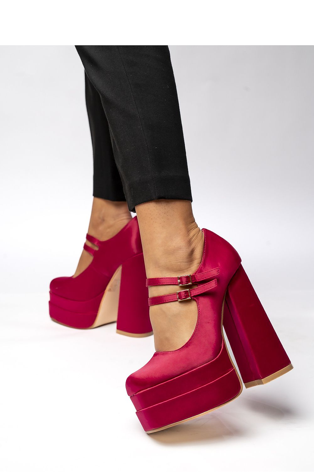 Platform pumps model 210180 Inello