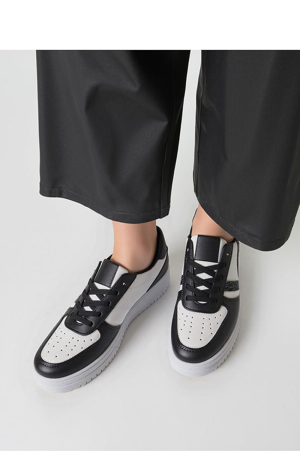 Sport Shoes model 210186 Inello