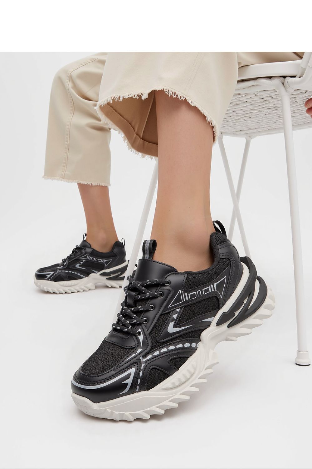 Sport Shoes model 210198 Inello