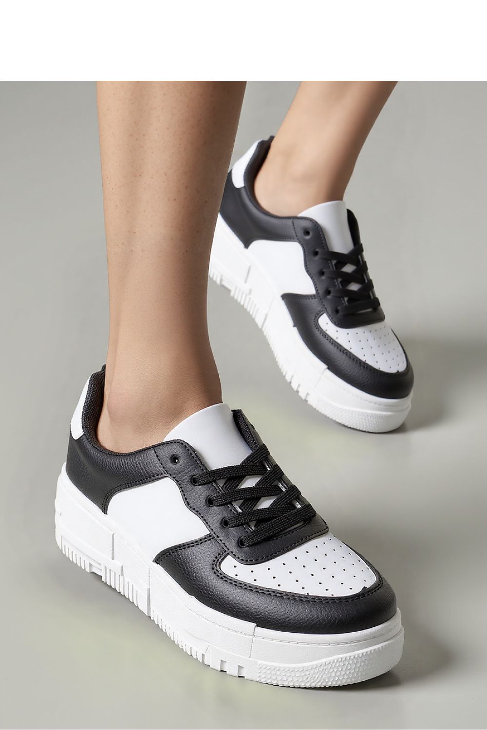 Sport Shoes model 210208 Inello