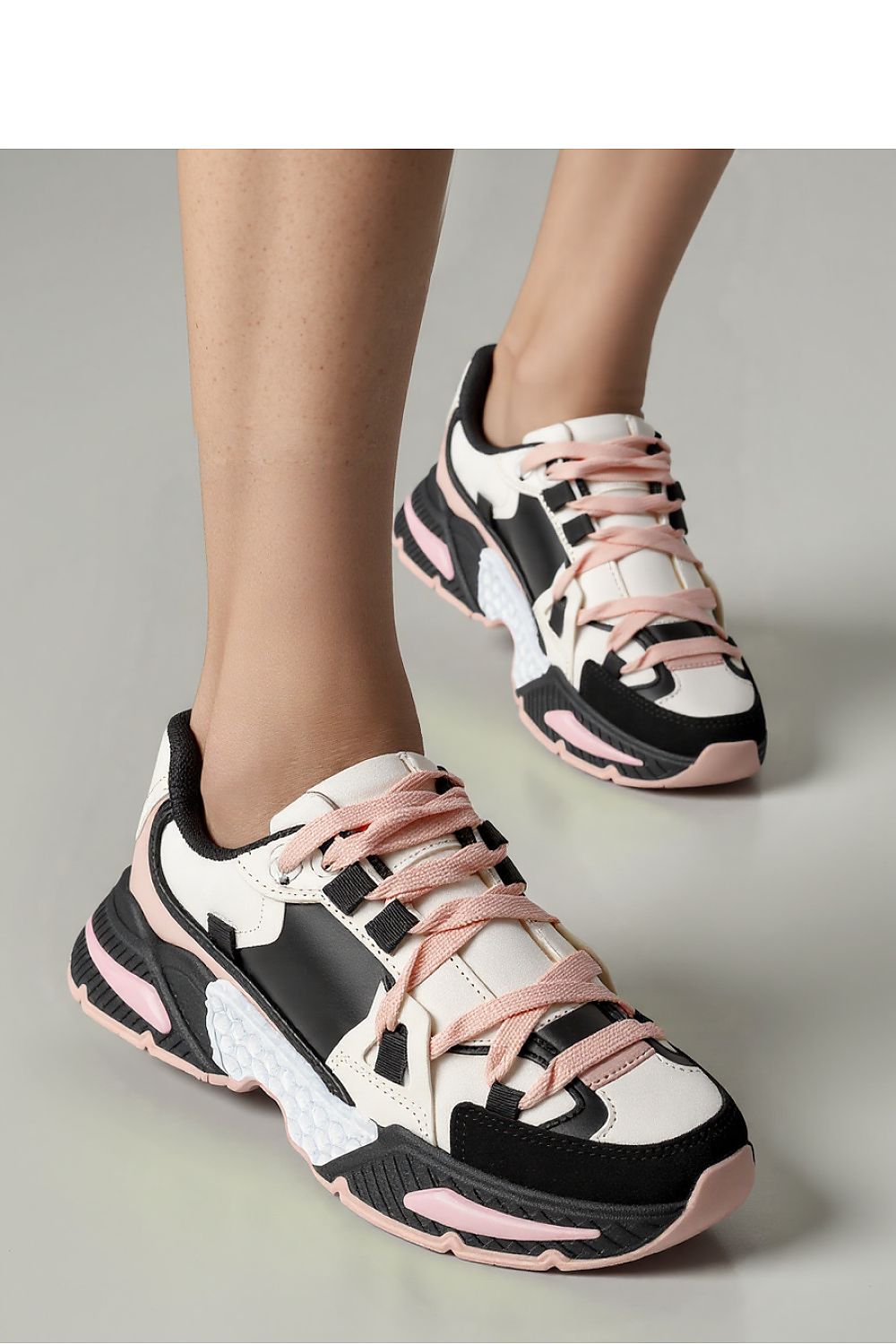 Sport Shoes model 210233 Inello