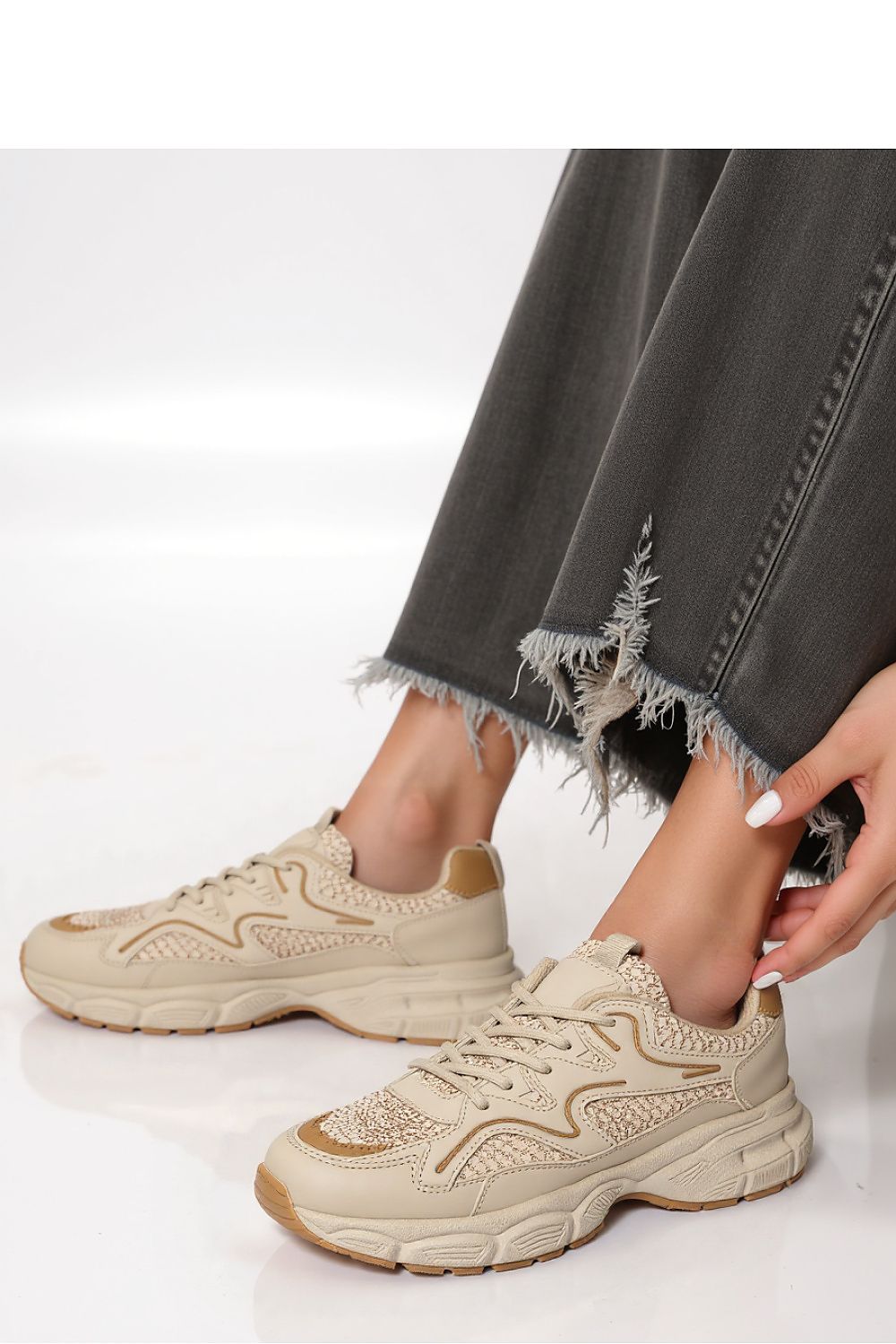 Sport Shoes model 210245 Inello