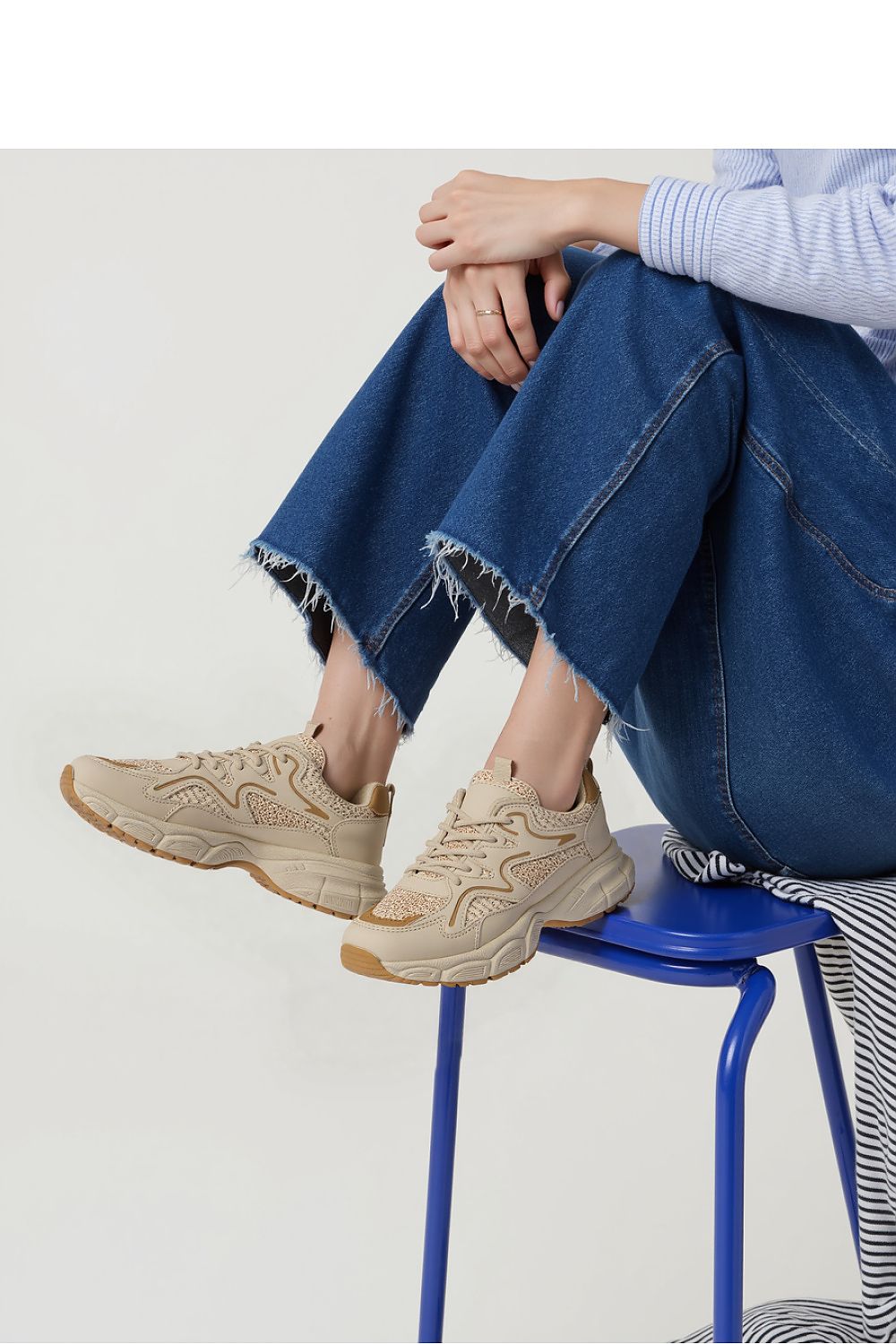 Sport Shoes model 210245 Inello