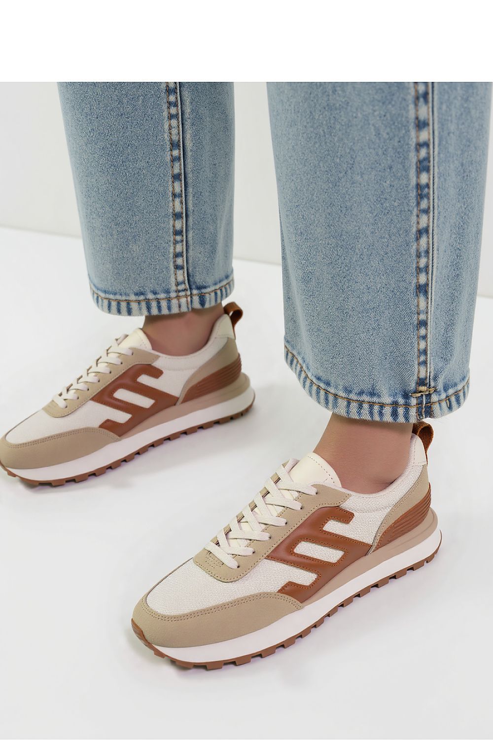 Sport Shoes model 210249 Inello