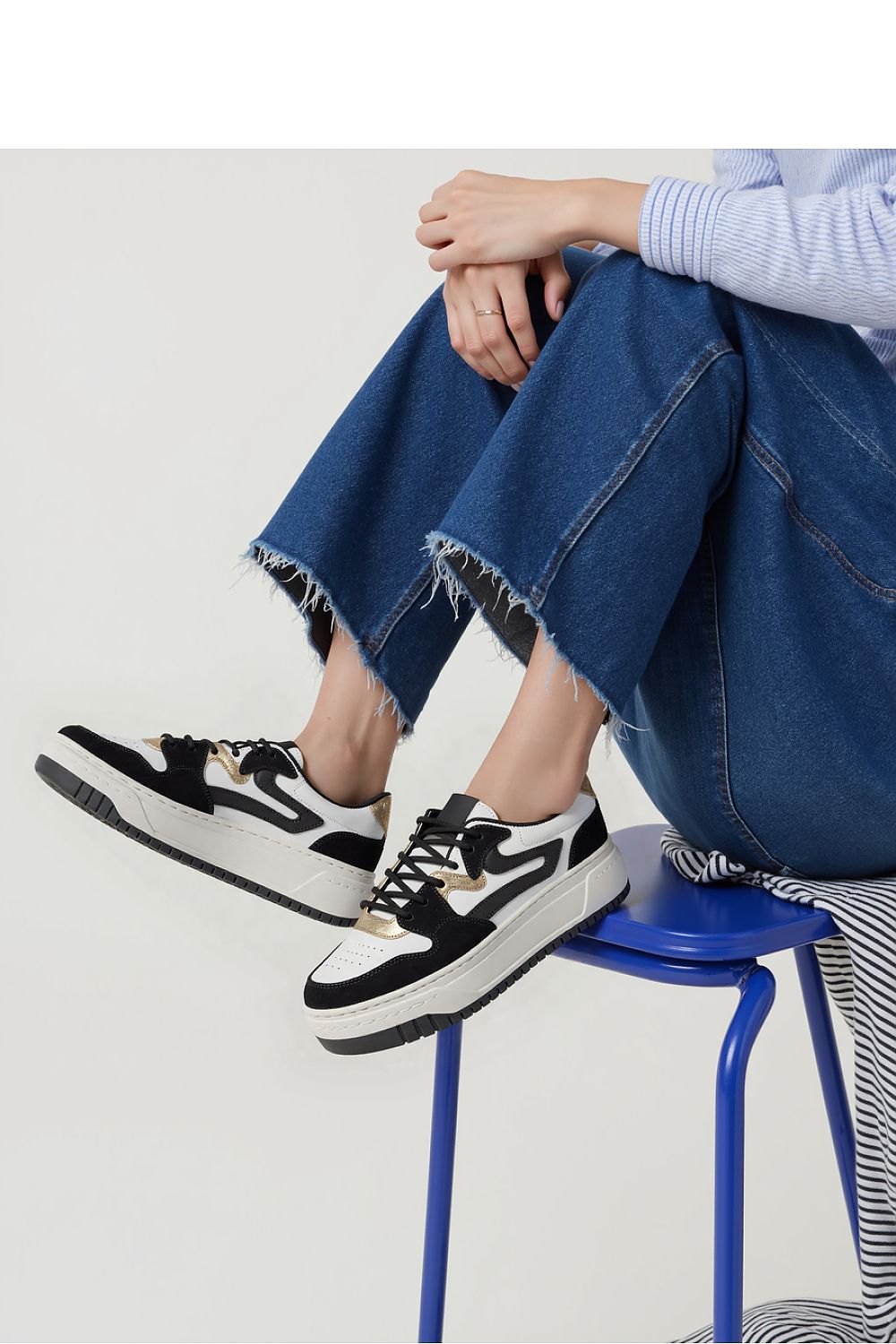 Sport Shoes model 210254 Inello