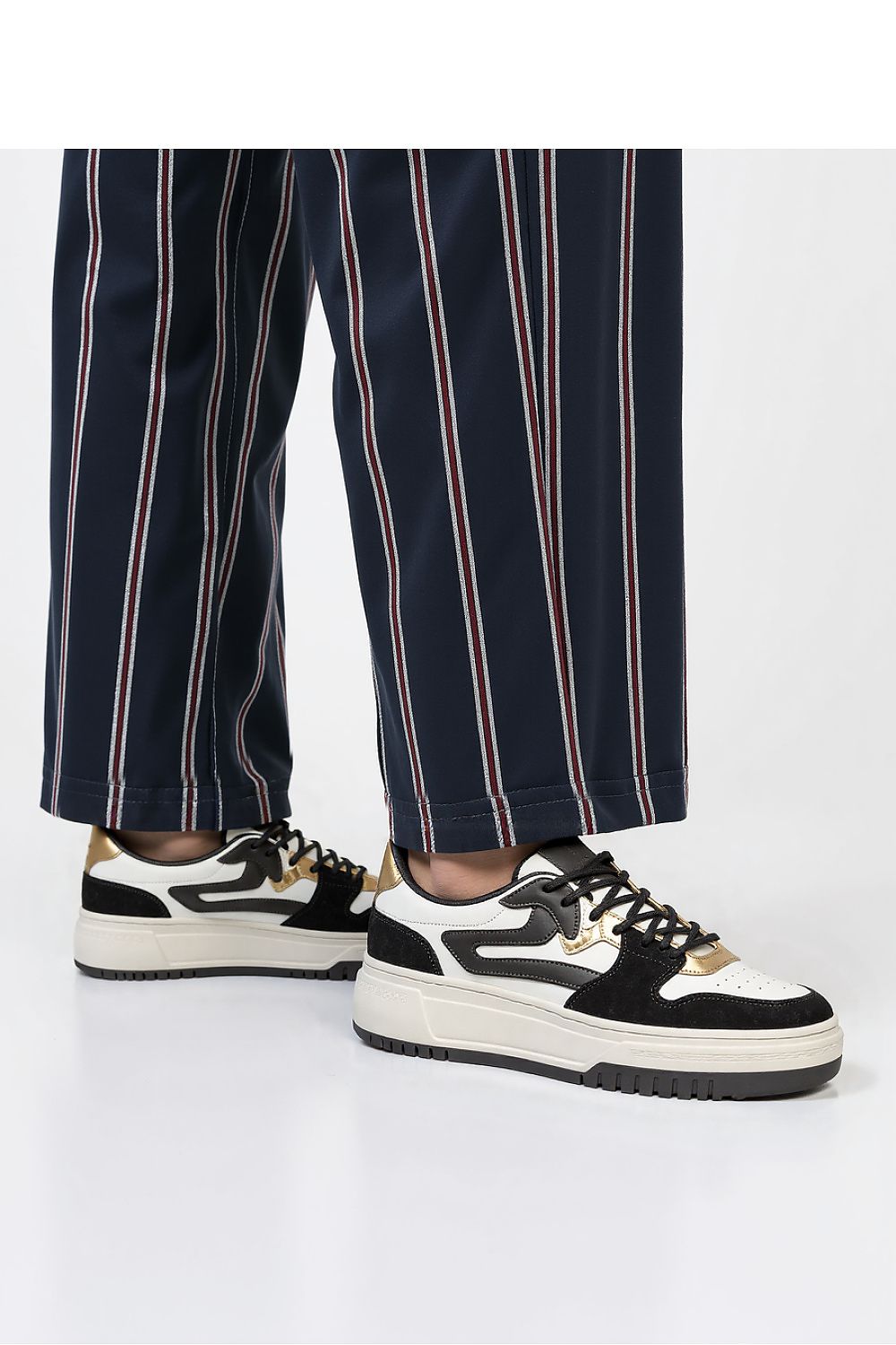 Sport Shoes model 210254 Inello