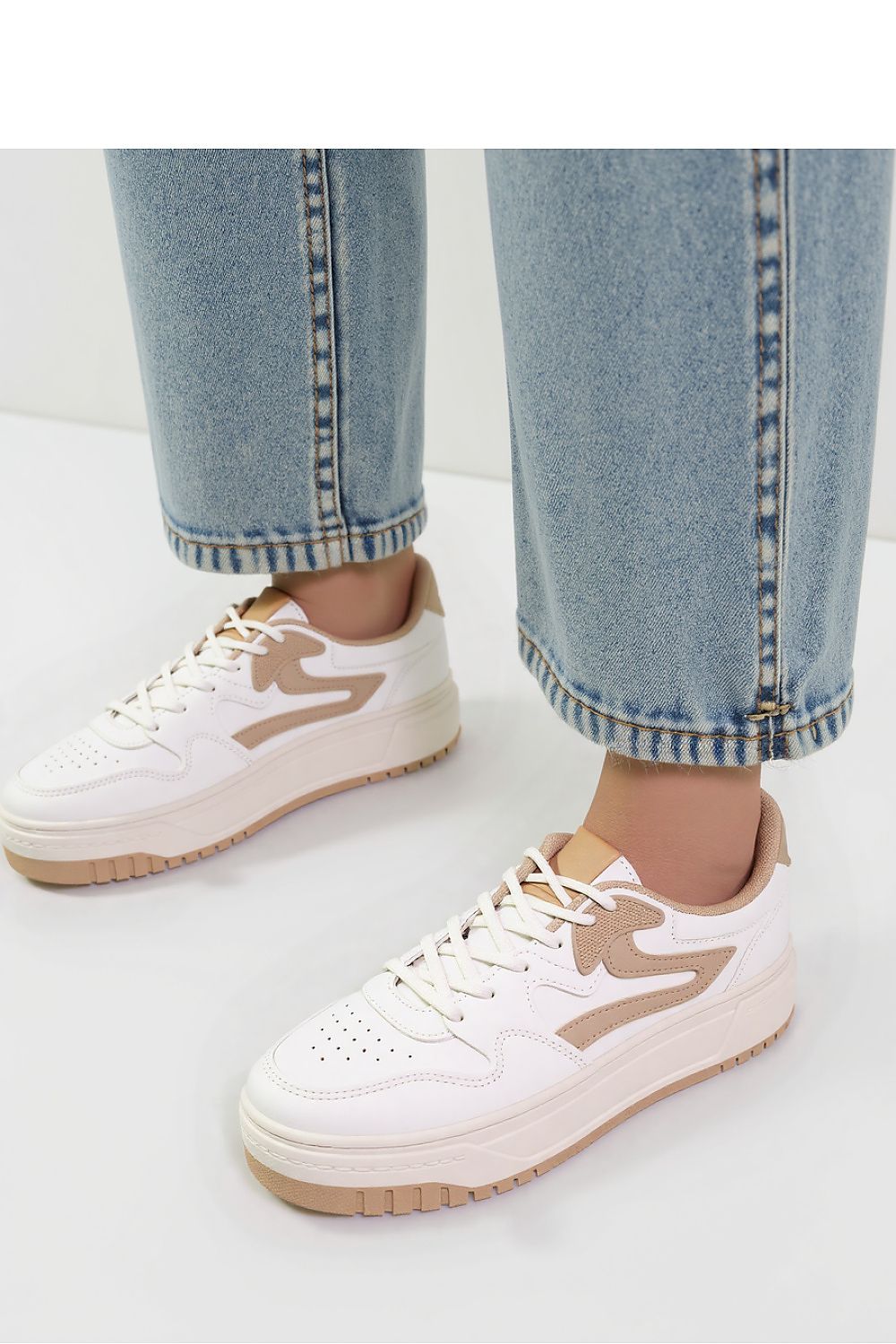 Sport Shoes model 210256 Inello