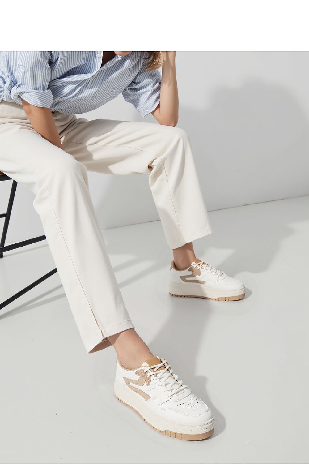 Sport Shoes model 210256 Inello