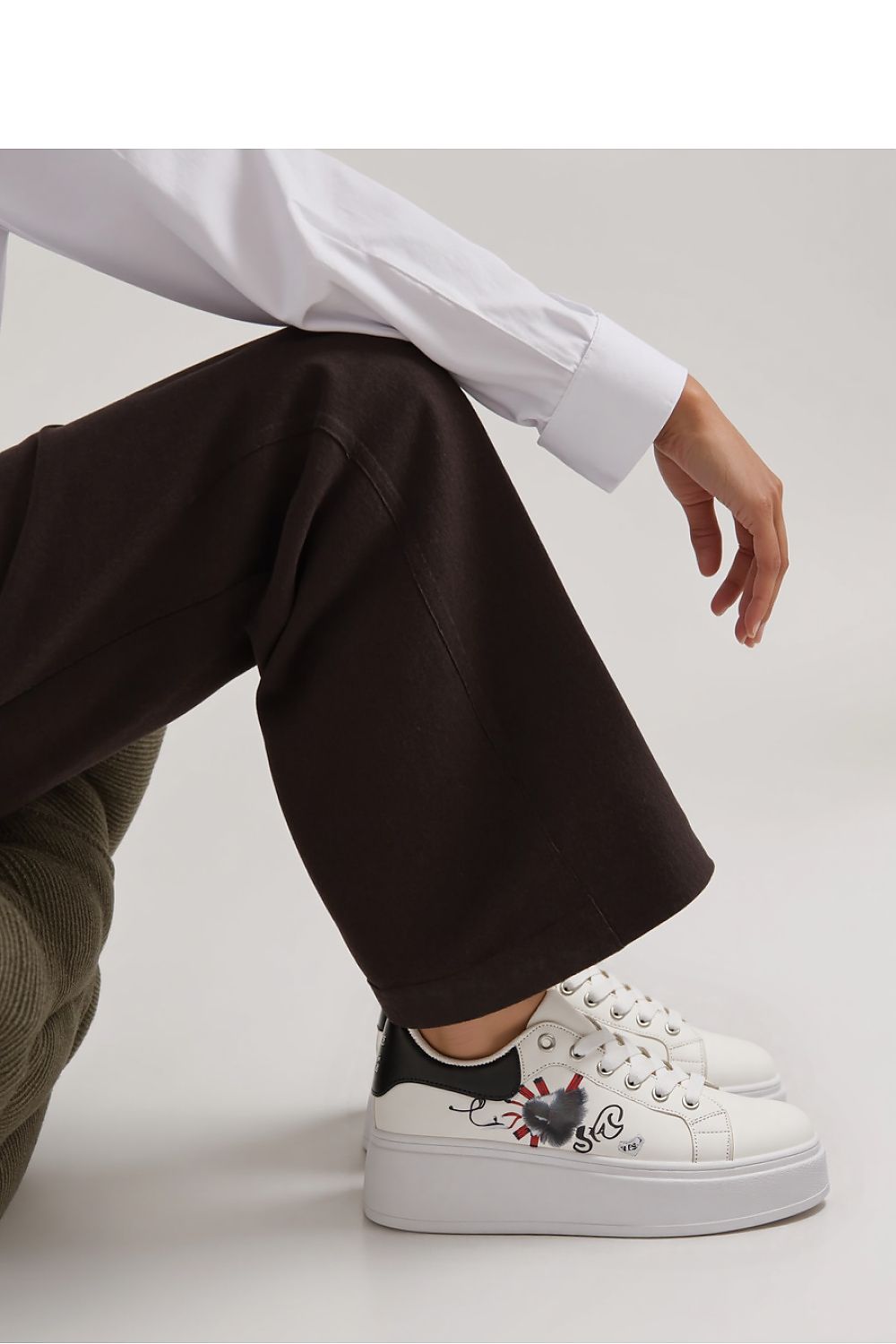 Sport Shoes model 210257 Inello